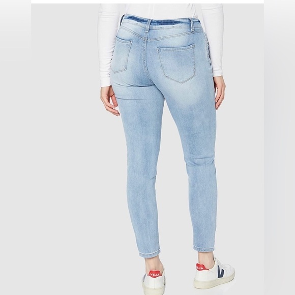 Find. Ladies jeans with hip embroidery 33X28 - Picture 2 of 15